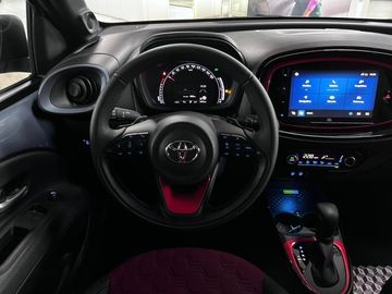 Car image 11