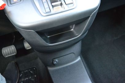 Car image 41