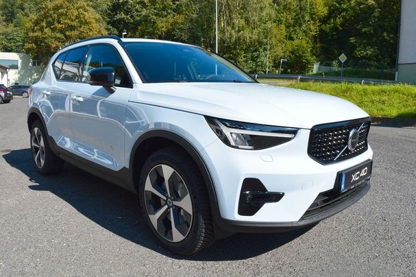 Volvo XC40 B4 Dark Ultimate 145 kW image number 2