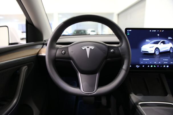 Tesla Model Y Long Range AWD Dual Motor 378 kW image number 18