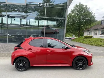 Car image 3