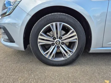Car image 31