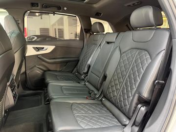 Car image 30
