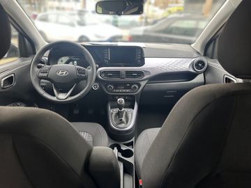 Car image 12