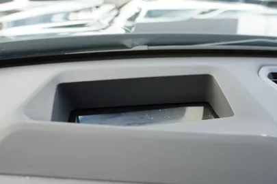 Car image 35