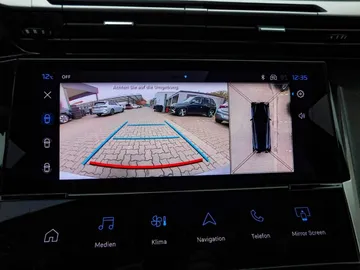 Car image 35
