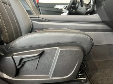 Car image 37