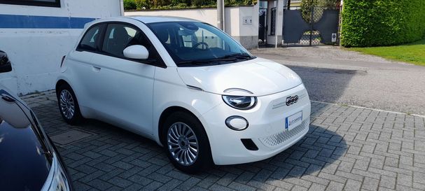 Fiat 500 e Action 70 kW image number 2