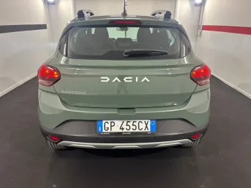 Car image 5