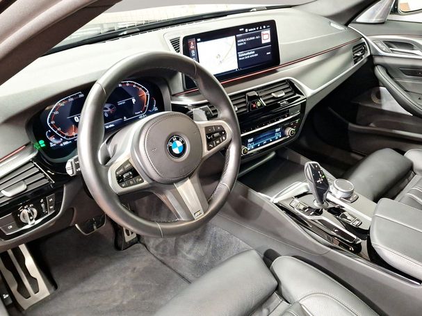 BMW 520d Touring xDrive 140 kW image number 4