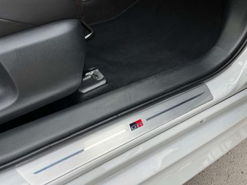 Car image 37