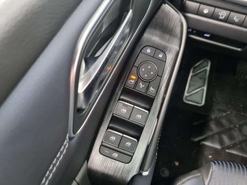 Car image 30