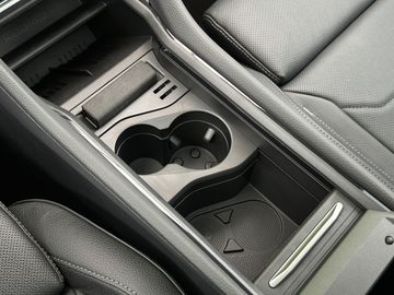 Car image 31