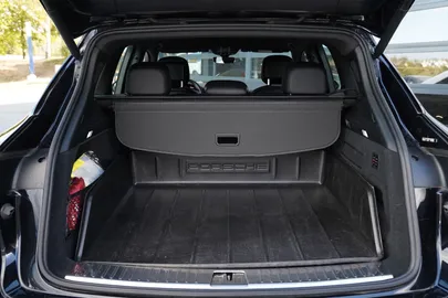 Car image 21