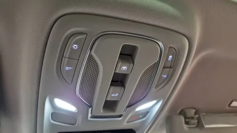 Car image 33