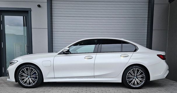 BMW 330e M Sport 215 kW image number 6