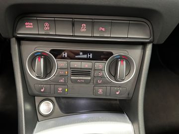 Car image 36