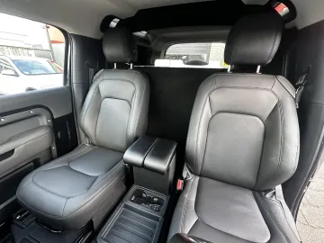 Car image 29