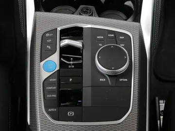 Car image 34