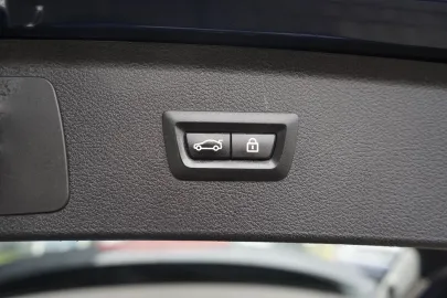 Car image 39