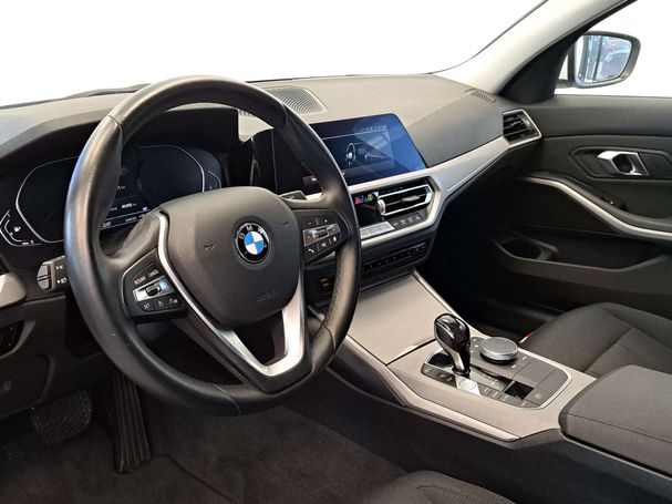 BMW 318i 115 kW image number 10