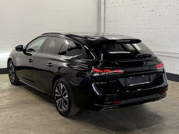 Car image 28