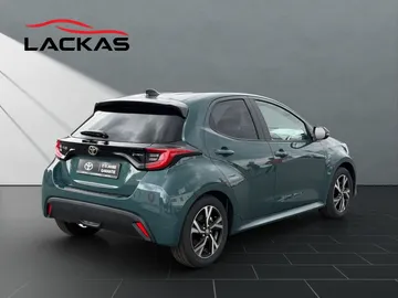 Car image 4