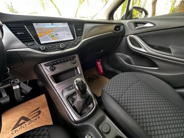 Car image 26