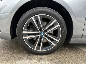 Car image 28