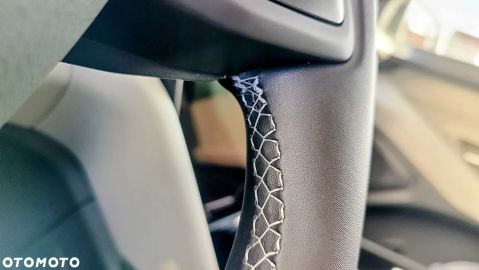 Car image 38