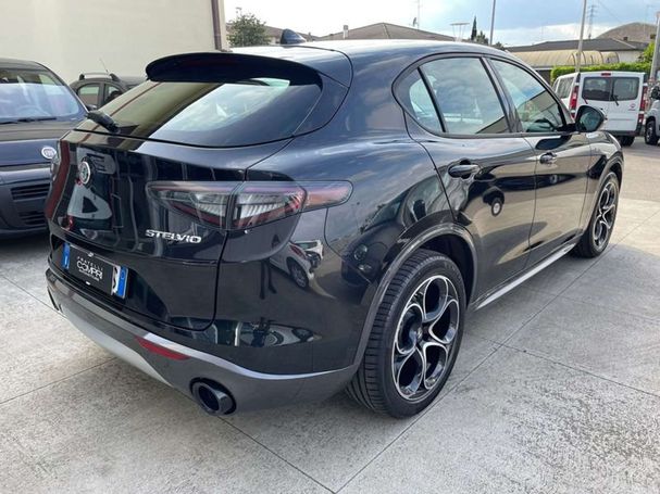 Alfa Romeo Stelvio 2.2 Diesel AT8 118 kW image number 3