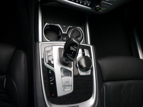 BMW 750d xDrive 294 kW image number 22