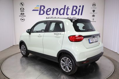 Car image 5