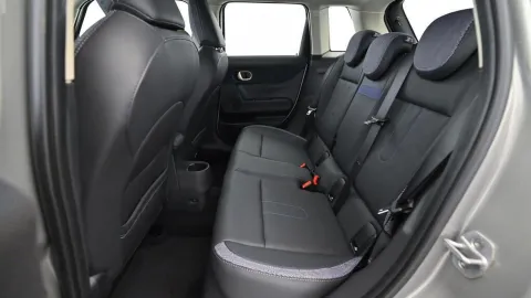 Car image 24