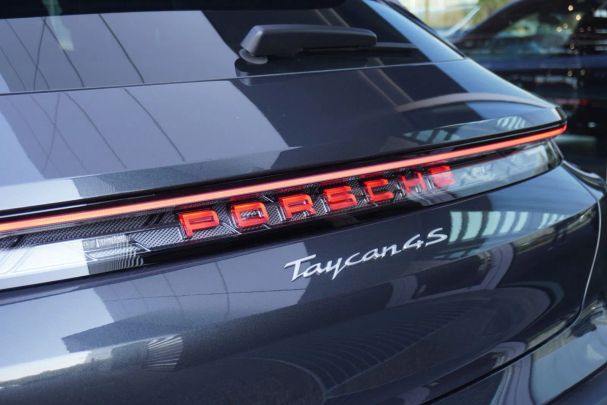 Porsche Taycan 440 kW image number 10