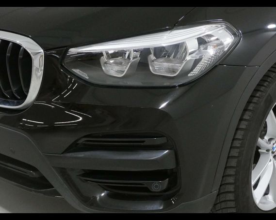 BMW X3 xDrive20d Advantage 140 kW image number 22