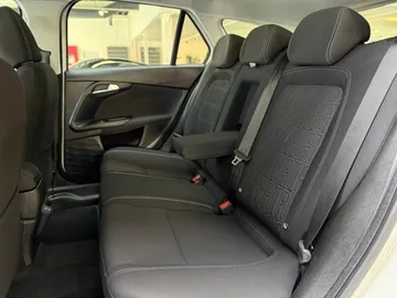 Car image 30