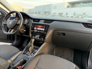 Car image 24