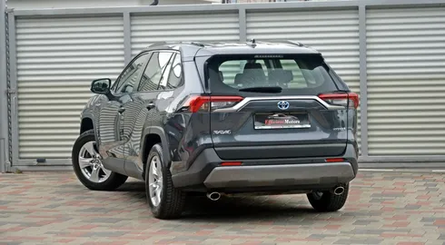 Car image 5