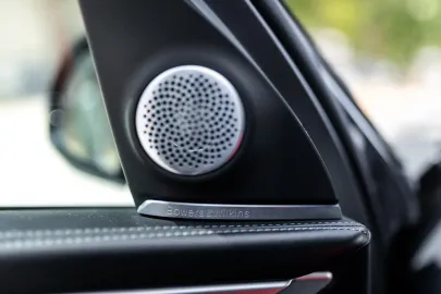 Car image 29