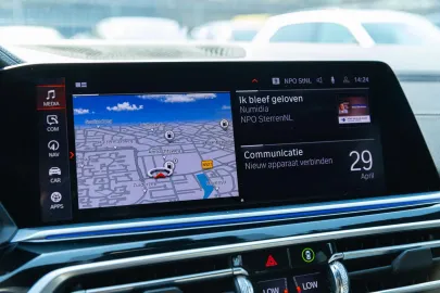 Car image 26