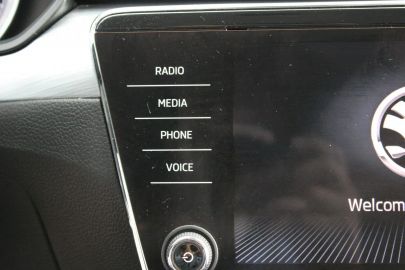 Car image 35