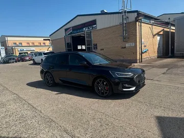 Car image 25