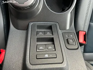 Car image 36