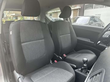 Car image 14