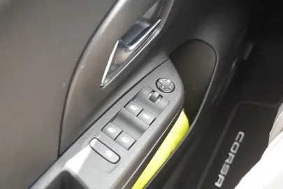 Car image 28