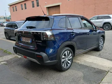 Car image 4