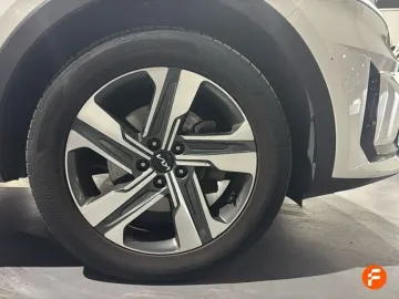 Car image 36