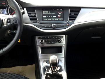 Car image 10