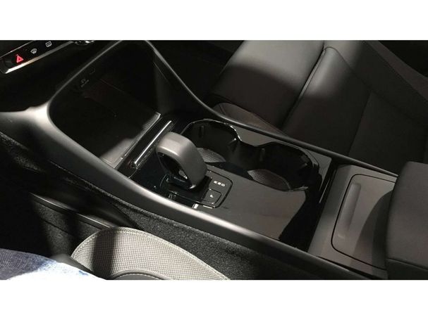 Volvo C40 Recharge Single Extended Range Plus 185 kW image number 17